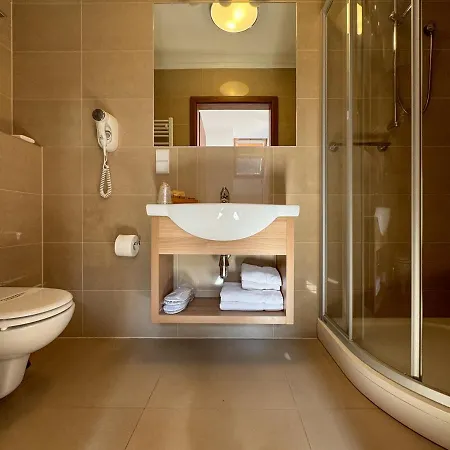 Hotel Greno & 3*