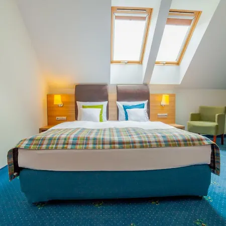 Hotell Greno & 3*